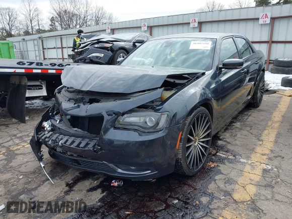 2018 Chrysler 300 with VIN 2C3CCABG0JH253924, listed as a IAAI auction lot 41407398 with 113,013 mi miles. Bid and sale history available at carsss.com. Image 17.