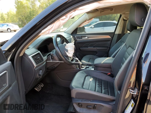 2021 Volkswagen Atlas SEL Premium R-Line with VIN 1V2FR2CA0MC513705, listed as a Copart auction lot 68986924 with 52,133 mi miles and Salvage title. Bid and sale history available at DreamBid. Image 7.