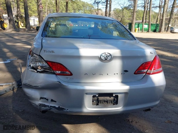 2006 Toyota Avalon XL with VIN 4T1BK36B46U147688, listed as a IAAI auction lot 41886568 with 210,581 mi miles. Bid and sale history available at carsss.com. Image 16.