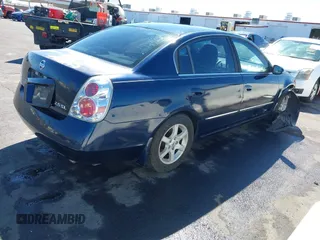 2005 Nissan Altima 2.5 S with VIN 1N4AL11D25C366699, listed as a IAAI auction lot 41889759 with 196,201 mi miles. Bid and sale history available at carsss.com. Image 4.