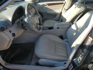 2005 Mercedes-Benz C 240 z VIN WDBRH61J55F630478, wystawiony jako Copart lot #74171434 z przebiegiem 195 858 mil mil oraz Szkoda całkowita • Salvage title. Historia ofert i sprzedaży dostępna na DreamBid. Obrazek 7.