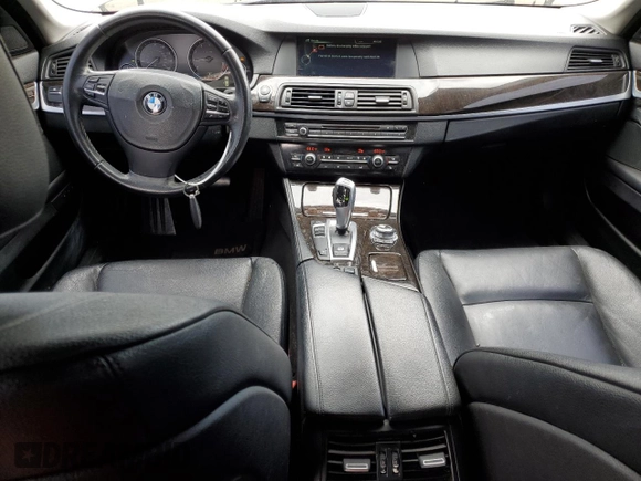 2013 BMW 5 Series 528i xDrive with VIN WBAXH5C53DDW15133, listed as a Copart auction lot 49811025 with 114,039 mi miles and Salvage Title. Bid and sale history available at carsss.com. Image 8.