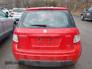 2011 Suzuki SX4 Crossover with VIN JS2YB5A39B6301570, listed as a IAAI auction lot 41666875 with 103,724 mi miles. Bid and sale history available at carsss.com. Image 16.