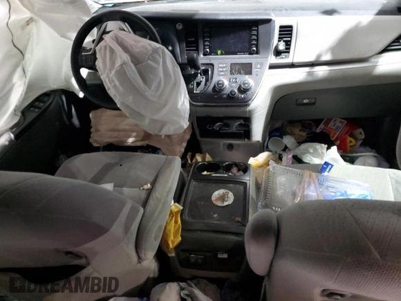 2018 Toyota Sienna LE Auto Access Seat with VIN 5TDKZ3DC1JS926071, listed as a Copart auction lot 45934695 with 0 mi miles and Salvage Title. Bid and sale history available at carsss.com. Image 8.