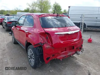 2017 FIAT 500X Lounge z VIN ZFBCFYDBXHP613867, wystawiony jako IAAI lot #42179855 z przebiegiem 81 773 mil mil oraz . Historia ofert i sprzedaży dostępna na DreamBid. Obrazek 3.