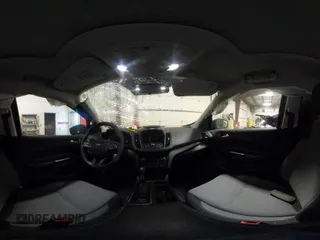2017 Ford Escape SE z VIN 1FMCU9GD2HUB99955, wystawiony jako IAAI lot #41572200 z przebiegiem 63 023 mil mil oraz . Historia ofert i sprzedaży dostępna na DreamBid. Obrazek 18.