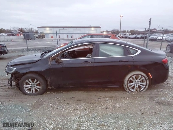 2015 Chrysler 200 Limited with VIN 1C3CCCAB8FN538967, listed as a IAAI auction lot 40943422 with 130,423 mi miles. Bid and sale history available at carsss.com. Image 14.