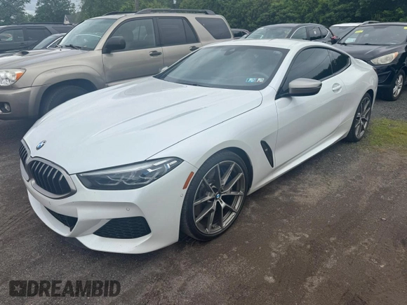 2019 BMW 8 Series M850i xDrive z VIN WBABC4C57KBJ35771, wystawiony jako Copart lot #59172615 z przebiegiem 68 270 mil mil oraz Tytuł czysty. Historia ofert i sprzedaży dostępna na DreamBid. Obrazek 1.