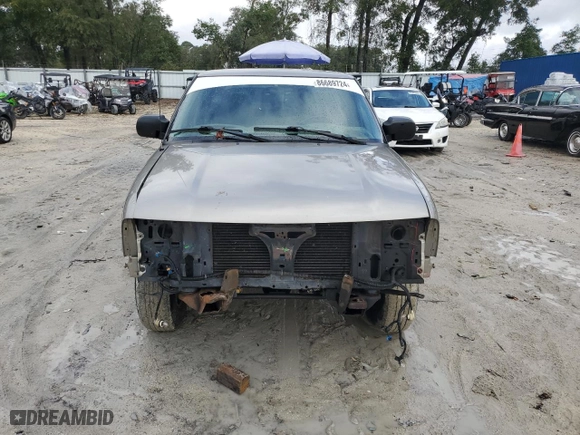 2002 GMC Sonoma SLS with VIN 1GTCS19W528254439, listed as a Copart auction lot 86689724 with 171,916 mi miles and Salvage Title. Bid and sale history available at carsss.com. Image 5.