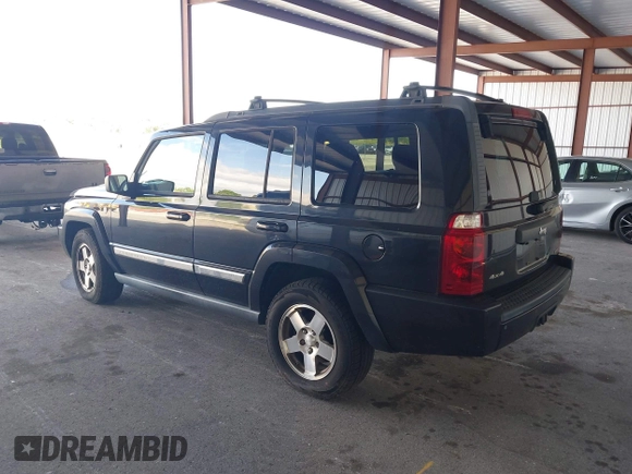2010 Jeep Commander Sport z VIN 1J4RG4GT0AC118912, wystawiony jako IAAI lot #41605202 z przebiegiem 181 360 mil mil oraz . Historia ofert i sprzedaży dostępna na DreamBid. Obrazek 3.