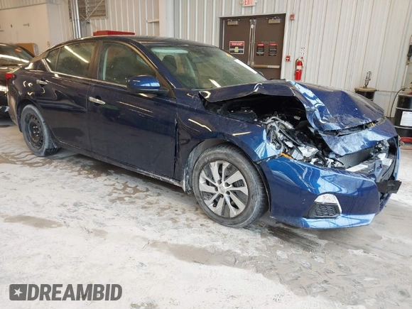 2022 Nissan Altima 2.5 S with VIN 1N4BL4BV6NN414593, listed as a IAAI auction lot 41717725 with 40,344 mi miles. Bid and sale history available at carsss.com. Image 1.