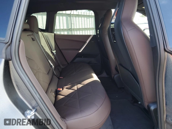 2023 BMW iX xDrive50 z VIN WB523CF02PCM92379, wystawiony jako Copart lot #47726814 z przebiegiem 7 721 mil mil oraz . Historia ofert i sprzedaży dostępna na DreamBid. Obrazek 10.