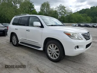 2008 Lexus LX 570 z VIN JTJHY00W484015778, wystawiony jako Copart lot #57459845 z przebiegiem 136 840 mil mil oraz Tytuł czysty. Historia ofert i sprzedaży dostępna na DreamBid. Obrazek 4.