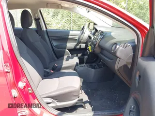 2015 Mitsubishi Mirage DE z VIN ML32A3HJ7FH047818, wystawiony jako IAAI lot #42495206 z przebiegiem 88 529 mil mil oraz . Historia ofert i sprzedaży dostępna na DreamBid. Obrazek 5.
