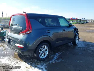 2021 Kia Soul X-Line with VIN KNDJ23AU2M7739644, listed as a IAAI auction lot 41961135 with 32,256 mi miles. Bid and sale history available at carsss.com. Image 4.