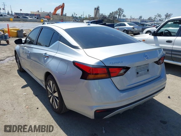 2022 Nissan Altima 2.5 SV with VIN 1N4BL4DV3NN380173, listed as a IAAI auction lot 41861588 with 56,608 mi miles. Bid and sale history available at carsss.com. Image 3.