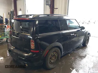 2011 MINI Clubman z VIN WMWZF3C50BT188693, wystawiony jako IAAI lot #41594216 z przebiegiem 156 768 mil mil oraz . Historia ofert i sprzedaży dostępna na DreamBid. Obrazek 4.