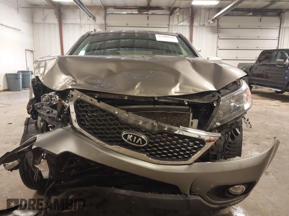 2013 Kia Sorento LX with VIN 5XYKT3A66DG381650, listed as a IAAI auction lot 42400630 with 182,333 mi miles and . Bid and sale history available at DreamBid. Image 6.
