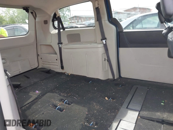 2010 Dodge Grand Caravan Hero with VIN 2D4RN3D16AR418389, listed as a IAAI auction lot 42101018 with 222,046 mi miles and . Bid and sale history available at DreamBid. Image 8.
