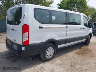 2022 Ford Transit Passenger Wagon XL with VIN 1FBAX2Y81NKA44210, listed as a IAAI auction lot 41878018 with 60,867 mi miles. Bid and sale history available at carsss.com. Image 4.