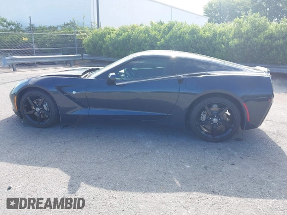 2015 Chevrolet Corvette 1LT z VIN 1G1YB2D74F5103152, wystawiony jako IAAI lot #42206302 z przebiegiem 50 260 mil mil oraz . Historia ofert i sprzedaży dostępna na DreamBid. Obrazek 14.