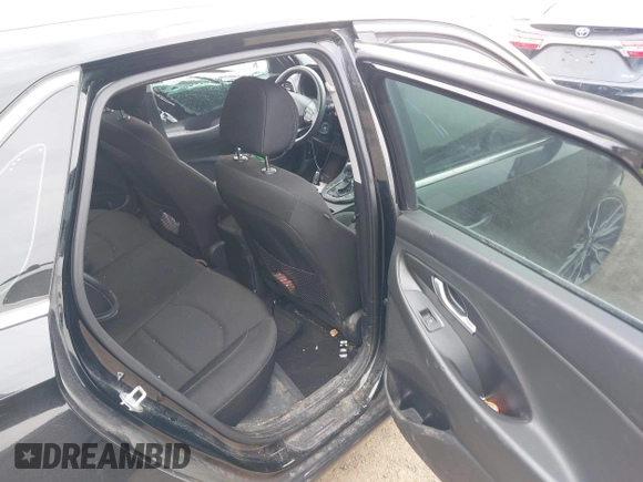2018 Hyundai Elantra z VIN KMHH35LE3JU009912, wystawiony jako IAAI lot #41663874 z przebiegiem 143 109 mil mil oraz . Historia ofert i sprzedaży dostępna na DreamBid. Obrazek 8.