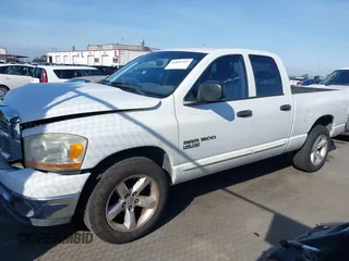 2006 Dodge 1500 SLT z VIN 1D7HA18N76S549283, wystawiony jako IAAI lot #41851331 z przebiegiem 139 047 mil mil oraz . Historia ofert i sprzedaży dostępna na DreamBid. Obrazek 2.