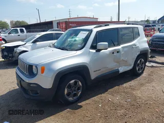 2015 Jeep Renegade Latitude with VIN ZACCJABH0FPB65461, listed as a IAAI auction lot 39756561 with 132,135 mi miles. Bid and sale history available at carsss.com. Image 19.