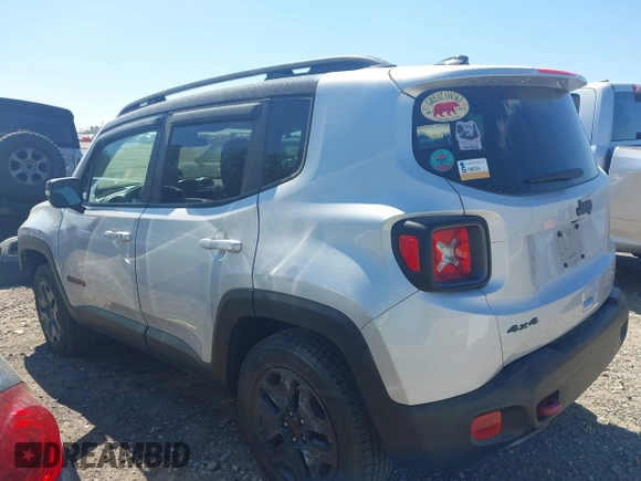 2018 Jeep Renegade Trailhawk with VIN ZACCJBCB0JPG81047, listed as a IAAI auction lot 41847353 with 72,136 mi miles. Bid and sale history available at carsss.com. Image 3.