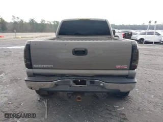 2007 GMC Sierra 2500HD Classic SLE1 with VIN 1GTHK29D47E186976, listed as a IAAI auction lot 41644961 with 442,073 mi miles. Bid and sale history available at carsss.com. Image 16.