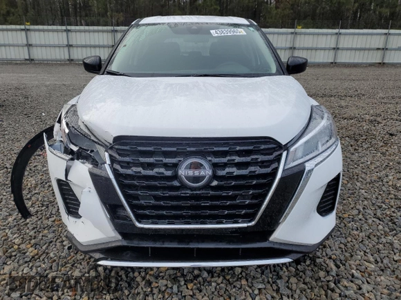2024 Nissan Kicks S with VIN 3N1CP5BV1RL584510, listed as a Copart auction lot 43839965 with 6,468 mi miles and Salvage Title. Bid and sale history available at carsss.com. Image 5.