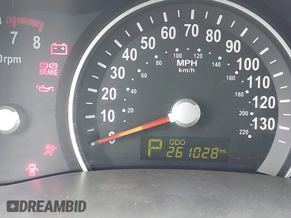 2011 Kia Sedona LX with VIN KNDMG4C71B6411453, listed as a IAAI auction lot 41316825 with 261,028 mi miles. Bid and sale history available at carsss.com. Image 16.
