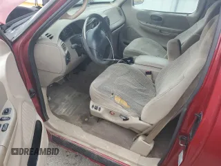 2000 Ford F-150 XL with VIN 2FTRX18L9YCA84945, listed as a Copart auction lot 44563715 with 0 mi miles and Clean Title. Bid and sale history available at carsss.com. Image 8.