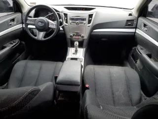 2011 Subaru Legacy Premium Power Moon z VIN 4S3BMBG66B3218352, wystawiony jako Copart lot #53925435 z przebiegiem 198 899 mil mil oraz Szkoda całkowita • Salvage title. Historia ofert i sprzedaży dostępna na DreamBid. Obrazek 8.