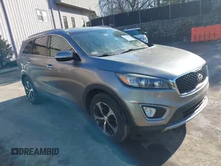 2016 Kia Sorento EX with VIN 5XYPH4A15GG106891, listed as a IAAI auction lot 41677337 with 164,924 mi miles. Bid and sale history available at carsss.com. Image 1.