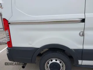 2020 Ford Transit Cargo z VIN 1FTYE1Y85LKA25294, wystawiony jako IAAI lot #42215415 z przebiegiem 228 287 mil mil oraz . Historia ofert i sprzedaży dostępna na DreamBid. Obrazek 6.