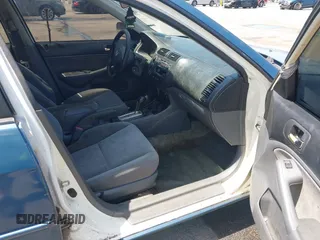 2003 Honda Civic LX with VIN 2HGES165X3H598298, listed as a IAAI auction lot 42035109 with 216,806 mi miles. Bid and sale history available at carsss.com. Image 5.