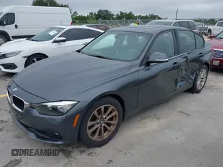 2016 BMW 3 Series 320i xDrive z VIN WBA8A3C53GK551754, wystawiony jako IAAI lot #42399516 z przebiegiem 135 571 mil mil oraz . Historia ofert i sprzedaży dostępna na DreamBid. Obrazek 18.