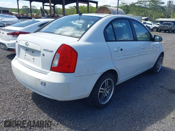 2009 Hyundai Accent Auto GLS with VIN KMHCN46C19U368700, listed as a IAAI auction lot 41590180 with 165,836 mi miles. Bid and sale history available at carsss.com. Image 4.