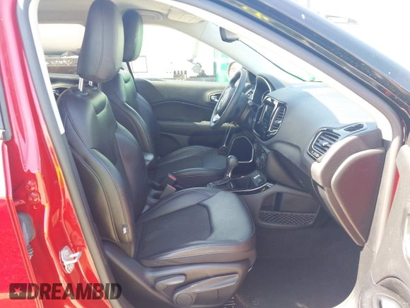 2021 Jeep Compass Altitude with VIN 3C4NJCBB3MT560039, listed as a IAAI auction lot 42536979 with 30,357 mi miles and . Bid and sale history available at DreamBid. Image 5.