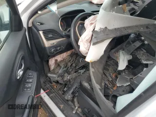 2016 Jeep Cherokee Latitude z VIN 1C4PJMCS9GW115686, wystawiony jako Copart lot #51826375 z przebiegiem 121 678 mil mil oraz Szkoda całkowita • Salvage title. Historia ofert i sprzedaży dostępna na DreamBid. Obrazek 8.