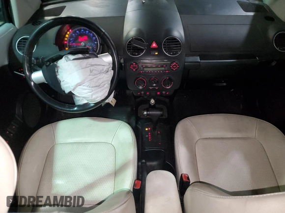 2010 Volkswagen Beetle with VIN 3VWRG3AL0AM004879, listed as a Copart auction lot 84697024 with 128,793 mi miles and Clean Title. Bid and sale history available at DreamBid. Image 8.