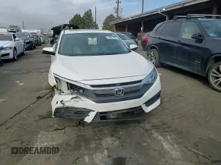 2017 Honda Civic EX z VIN 19XFC2F7XHE209024, wystawiony jako Copart lot #48227055 z przebiegiem 66 661 mil mil oraz Szkody całkowita. Historia ofert i sprzedaży dostępna na DreamBid. Obrazek 11.