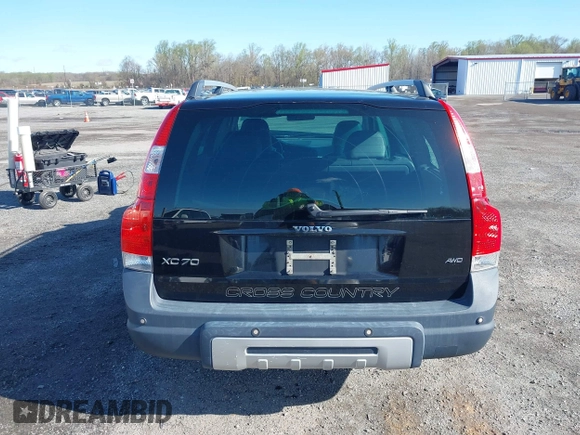 2006 Volvo XC70 with VIN YV4SZ592061228435, listed as a IAAI auction lot 41978481 with 261,784 mi miles. Bid and sale history available at carsss.com. Image 17.