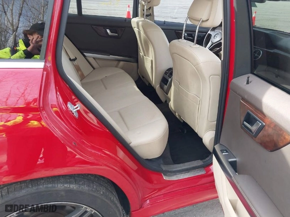 2013 Mercedes-Benz GLK-Class GLK 350 with VIN WDCGG8JB4DF978779, listed as a IAAI auction lot 41797866 with 227,070 mi miles. Bid and sale history available at carsss.com. Image 8.