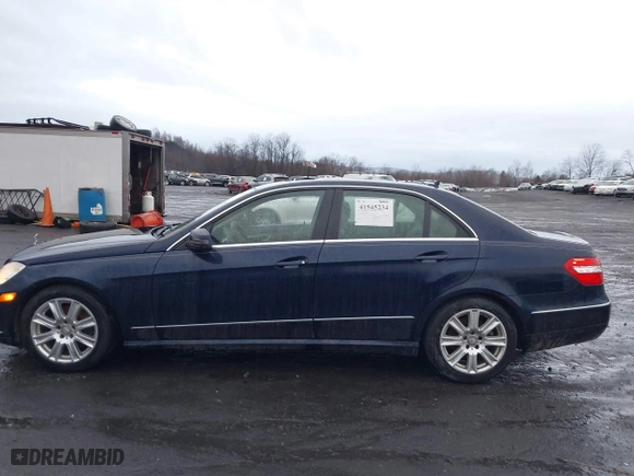 2013 Mercedes-Benz E-Class E 350 Luxury with VIN WDDHF8JB2DA726819, listed as a IAAI auction lot 41545234 with 139,794 mi miles. Bid and sale history available at carsss.com. Image 14.