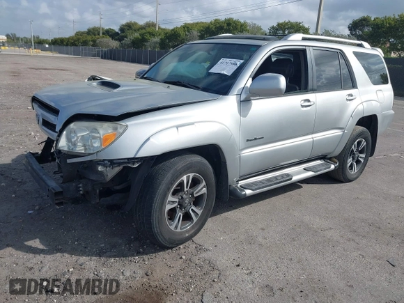 2003 Toyota 4Runner SR5 z VIN JTEZU14R430006412, wystawiony jako IAAI lot #41717986 z przebiegiem 144 490 mil mil oraz . Historia ofert i sprzedaży dostępna na DreamBid. Obrazek 18.