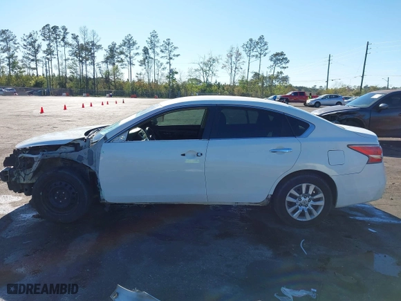 2015 Nissan Altima 2.5 with VIN 1N4AL3AP5FN879361, listed as a IAAI auction lot 41840092 with 205,415 mi miles. Bid and sale history available at carsss.com. Image 15.