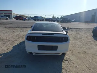 2013 Ford Mustang V6 z VIN 1ZVBP8AM6D5275978, wystawiony jako IAAI lot #42624967 z przebiegiem 134 589 mil mil oraz . Historia ofert i sprzedaży dostępna na DreamBid. Obrazek 16.
