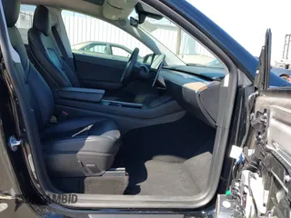 2022 Tesla Model Y Long Range with VIN 7SAYGDEE6NF480471, listed as a IAAI auction lot 41985797 with 82,777 mi miles and . Bid and sale history available at DreamBid. Image 5.